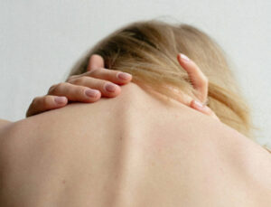 O que saber sobre osteopatia, a modalidade holística amada por mulheres européias
