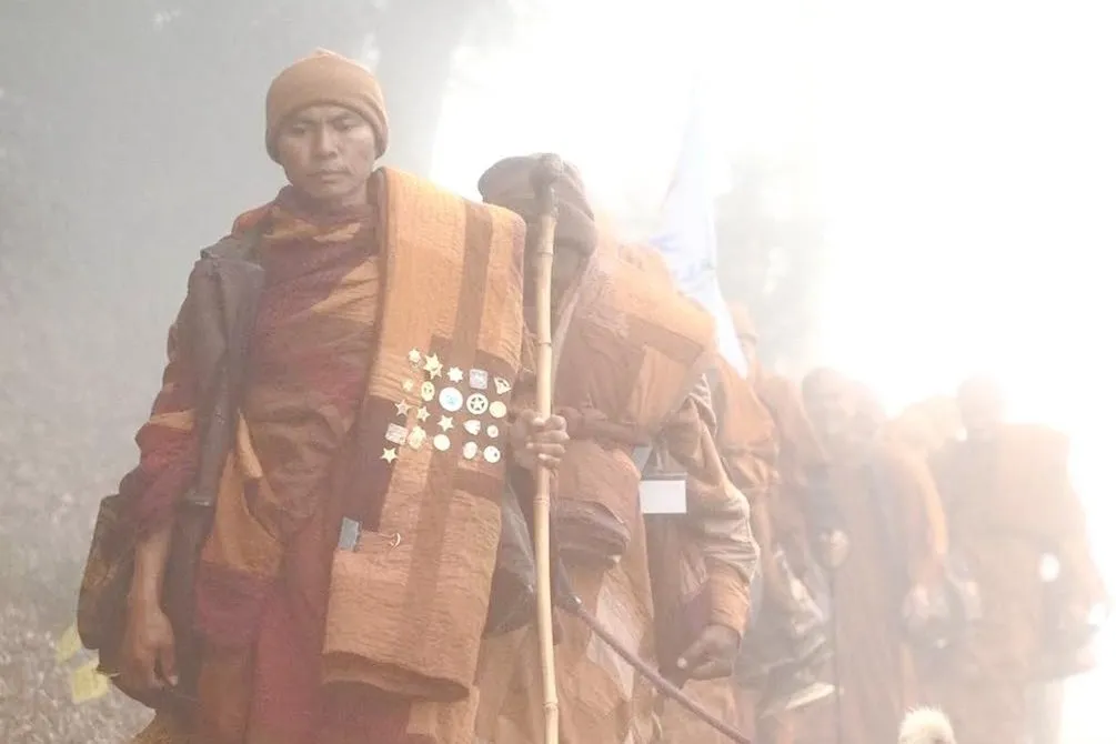 Monges budistas em “Caminhada pela Paz” de 3.700 quilômetros pelos EUA